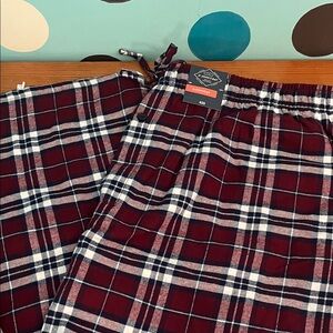 St. John's Bay Men's Burgundy Plaid Lounge Pants. XL